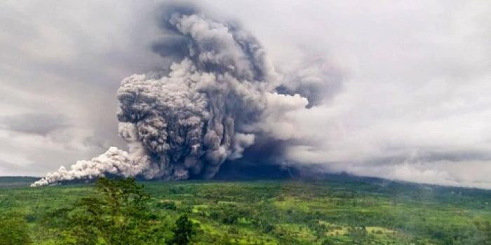Penampakan Erupsi Gunung