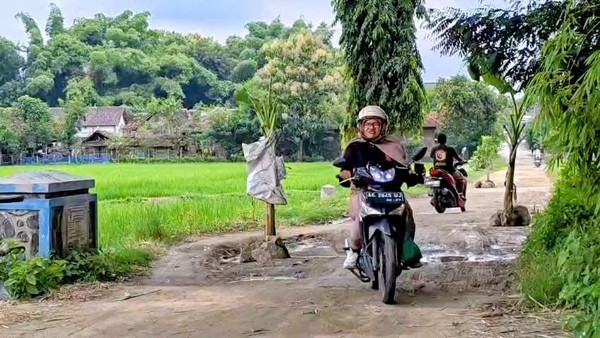 Kesal Tak Kunjung Diperbaiki