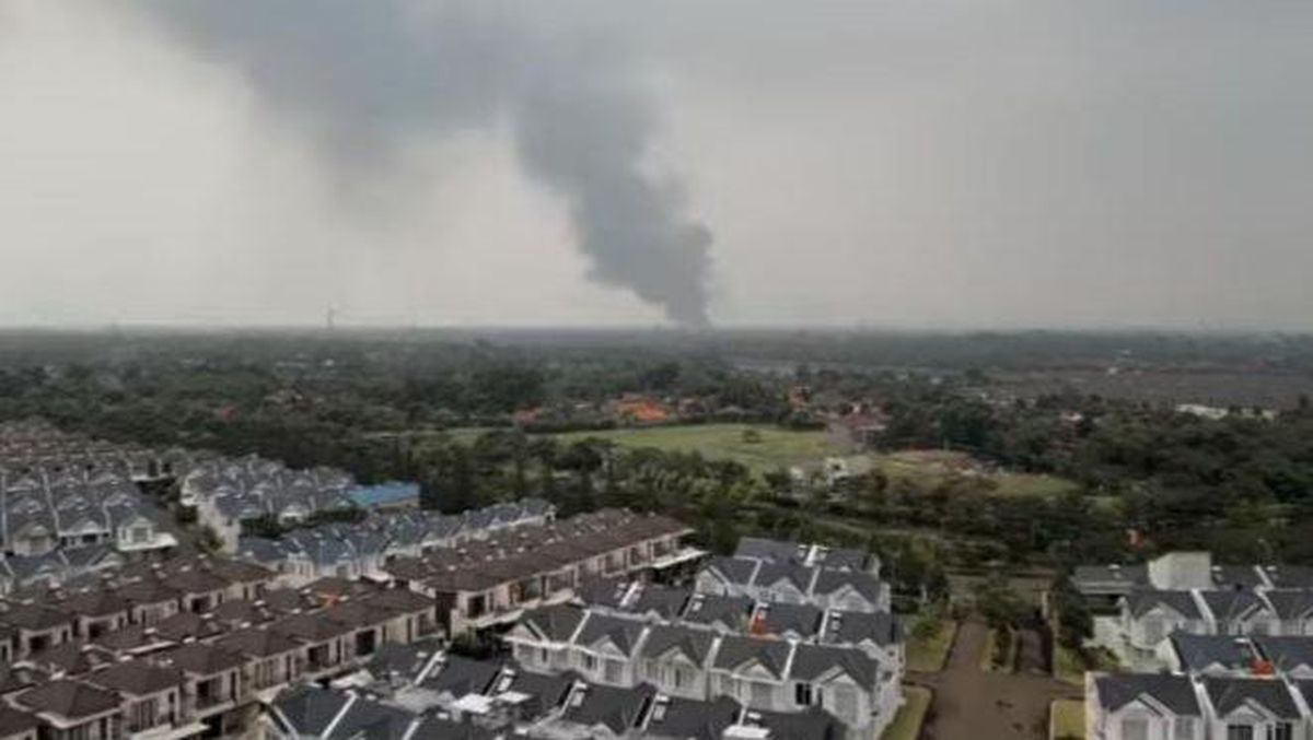 Muncul Kepulan Asap Hitam